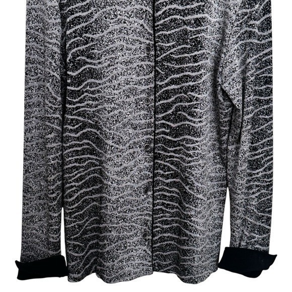 Chico's Travelers Silver Animal Print Long Sleeve Button Front Cardigan Size S - Picture 4 of 10